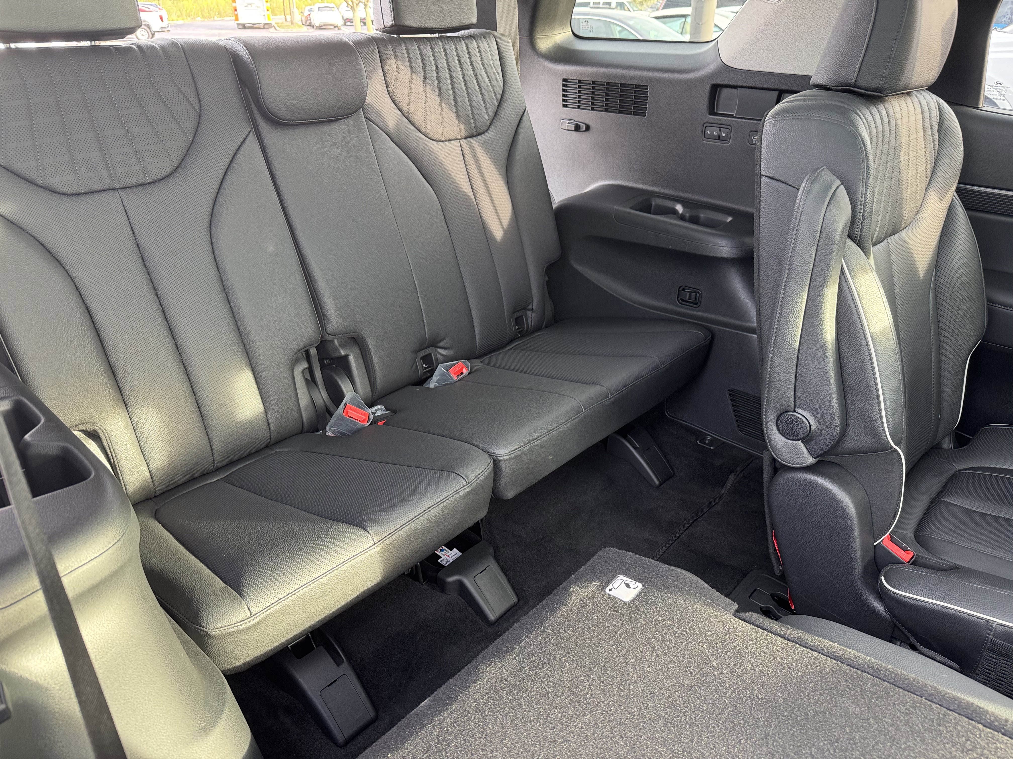 Used 2023 Hyundai Palisade Limited image 22