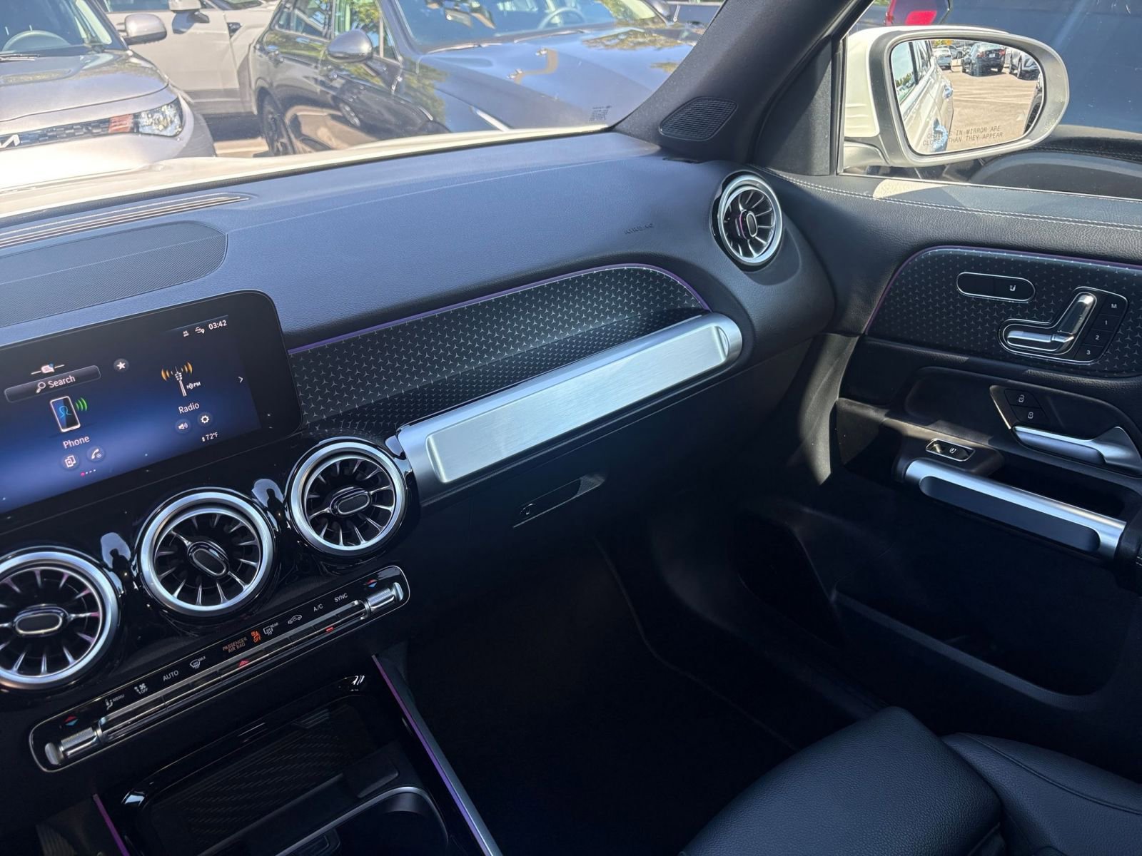 Used 2025 Mercedes-Benz GLB 250 image 38