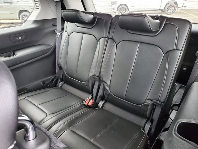 Used 2023 Jeep Grand Cherokee L Limited AWD/4WD image 23