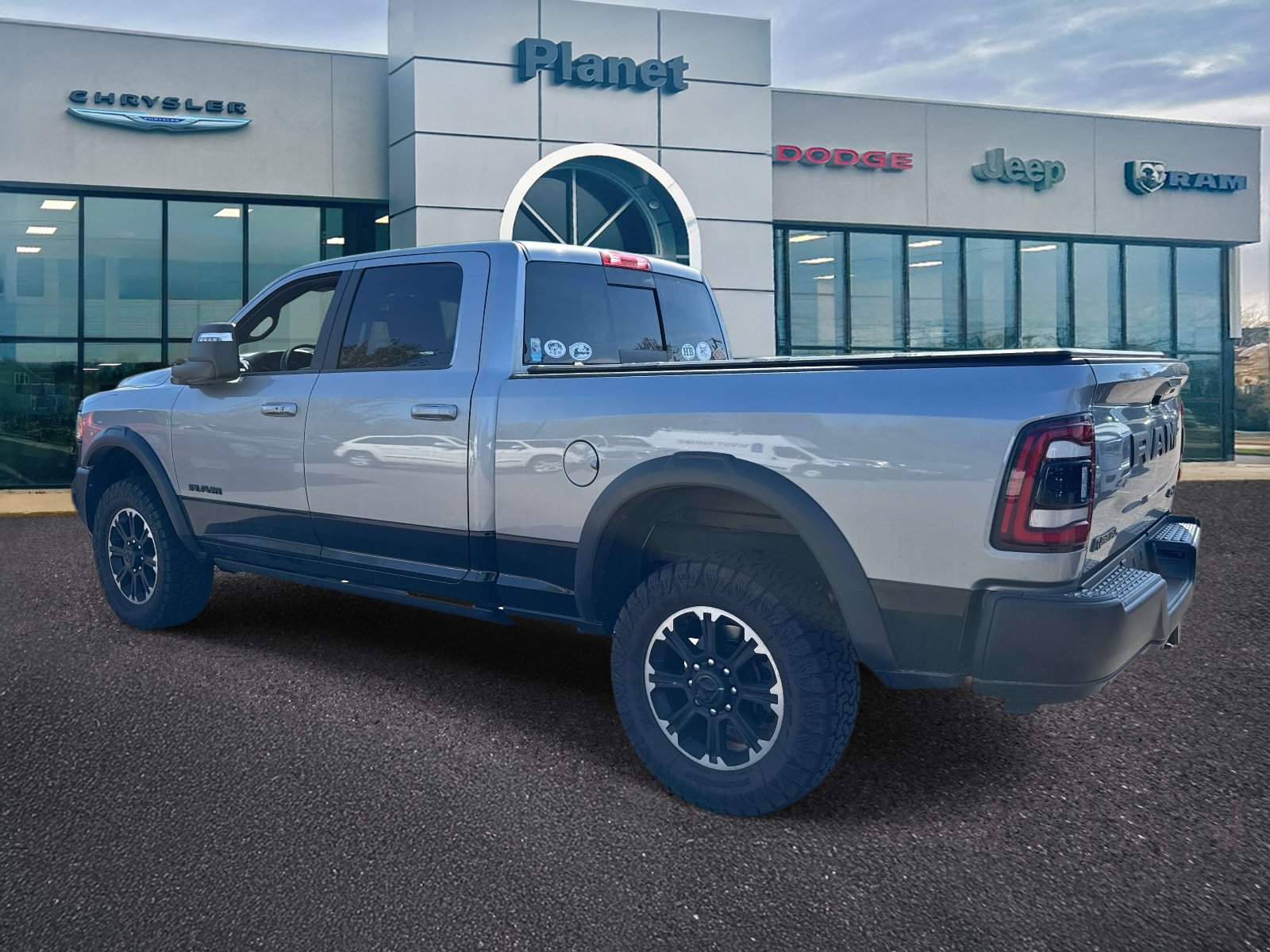 Used 2024 RAM 2500 4x4 Crew Cab image 3