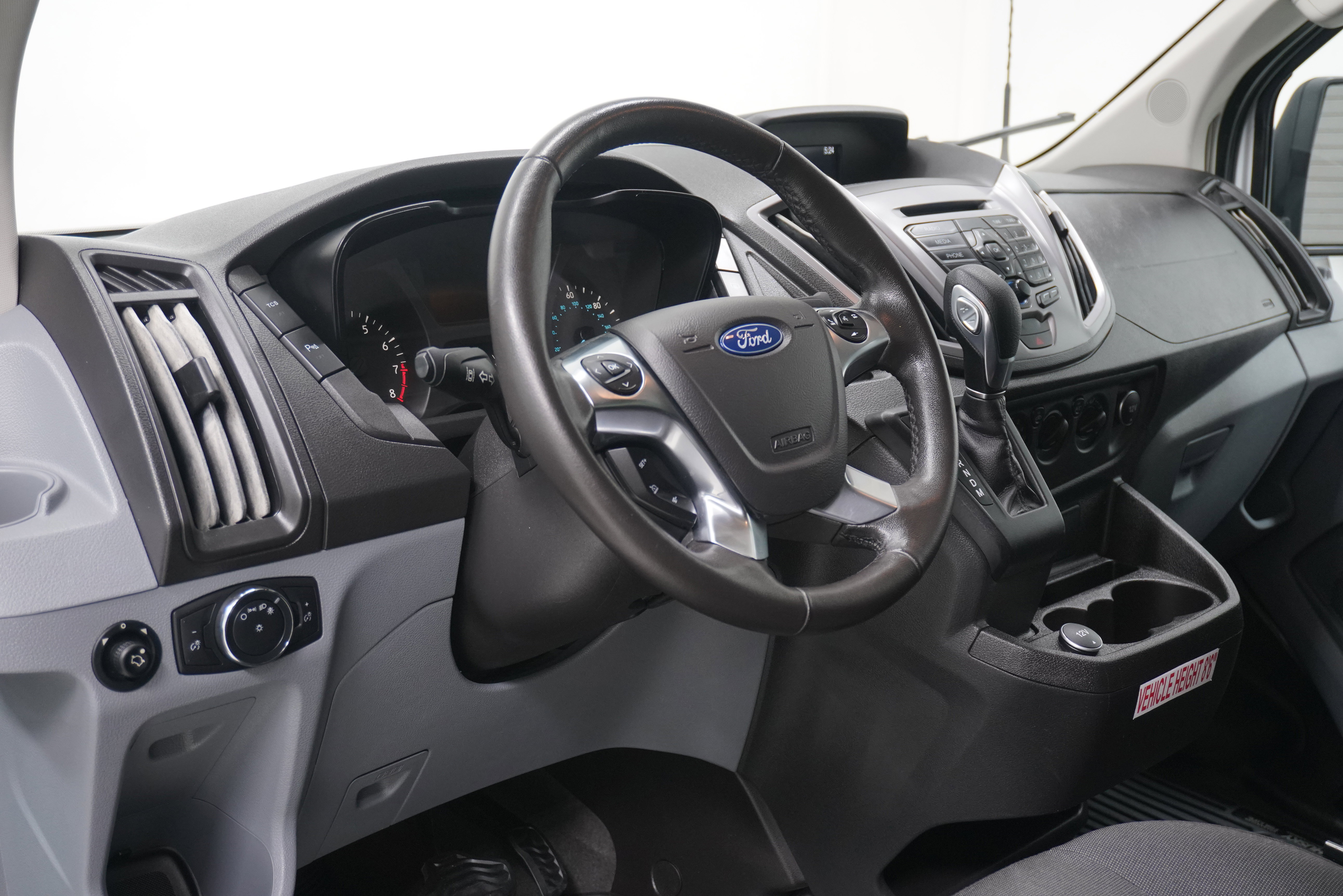 Used 2017 Ford Transit 150 XLT RWD image 7