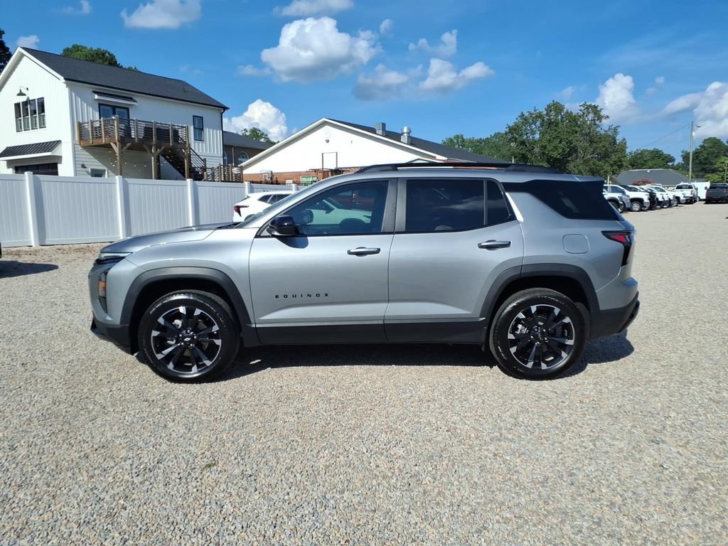 Used 2026 Chevrolet Equinox RS w/ Convenience Package III FWD image 4
