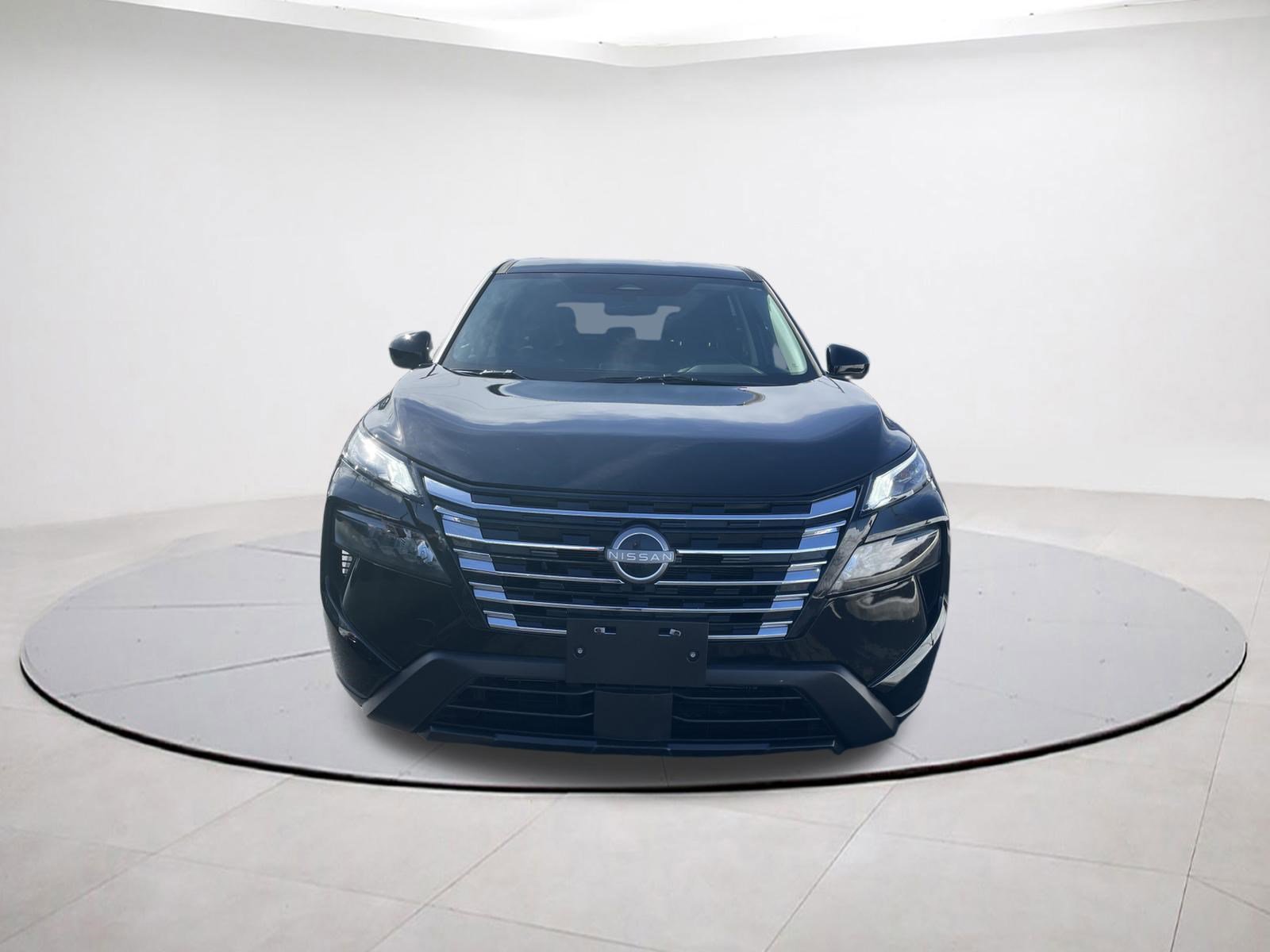 Used 2026 Nissan Rogue SV image 2