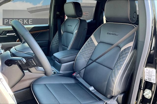 New 2026 GMC Canyon Denali w/ LPO, Denali Black Edition AWD/4WD image 10
