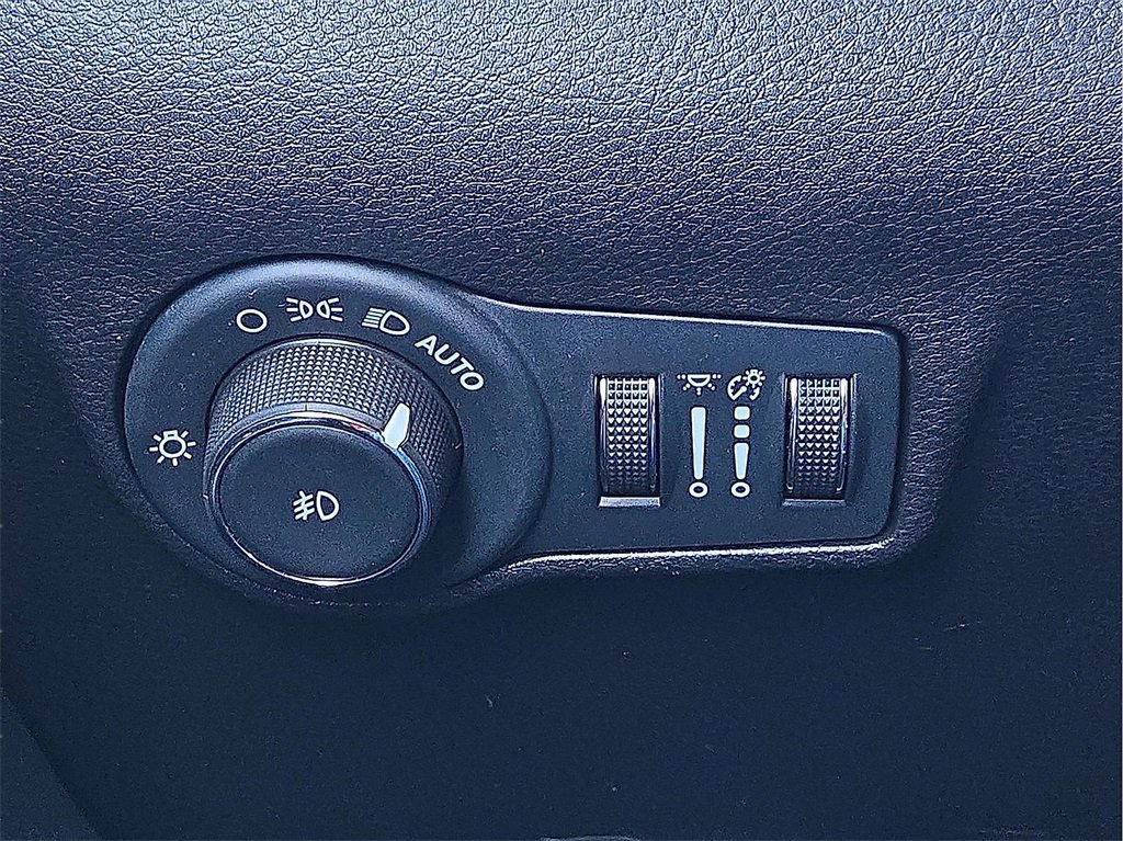 Used 2022 Jeep Compass Trailhawk w/ Trailhawk Elite Group image 17