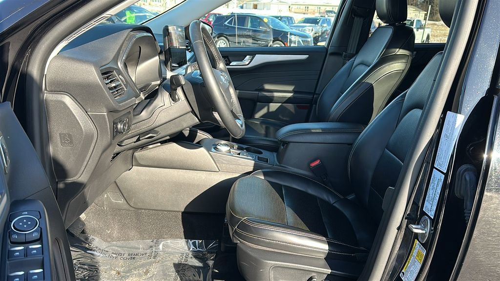 Used 2024 Ford Escape Platinum image 14