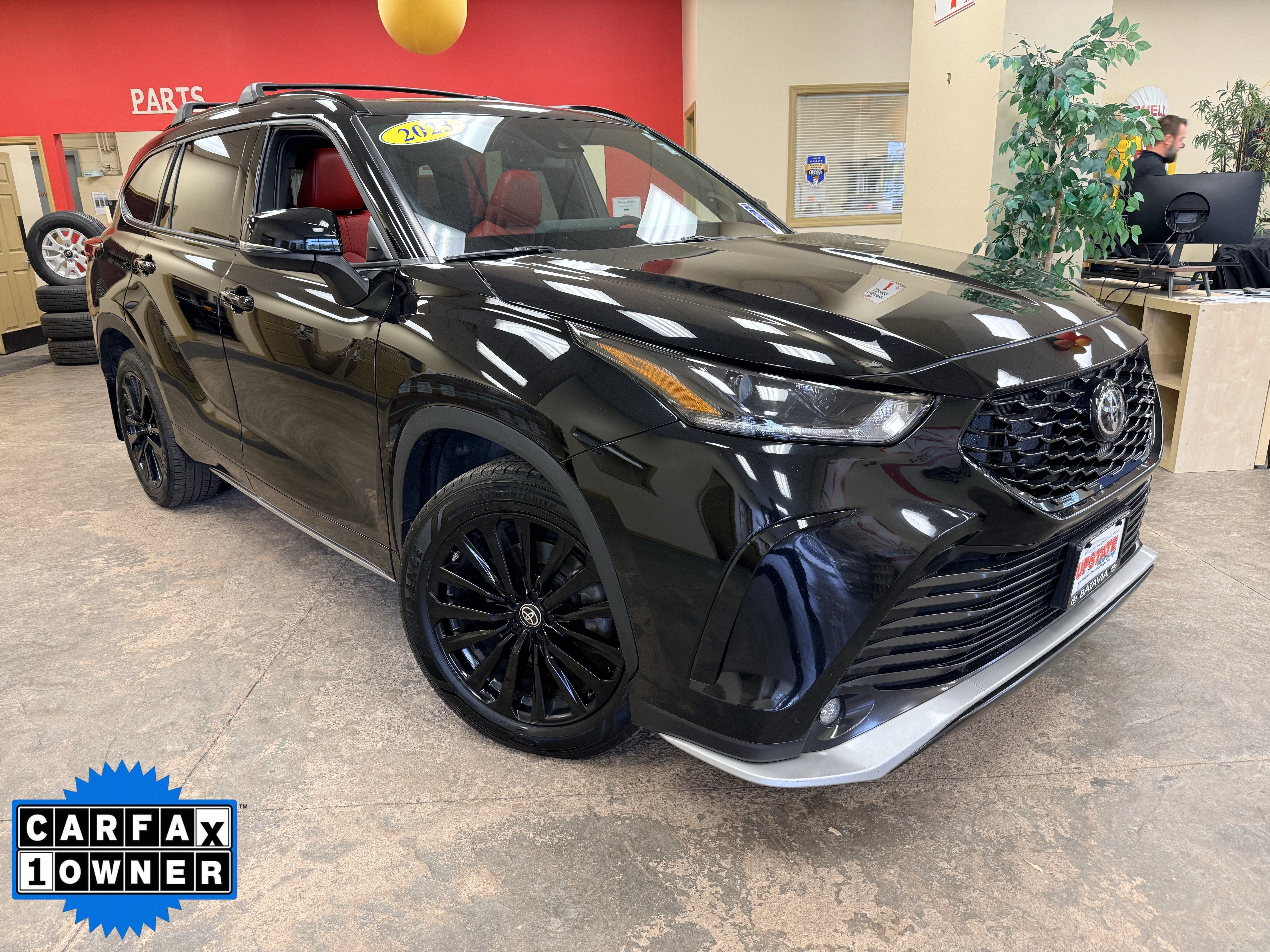 Used 2023 Toyota Highlander XSE AWD/4WD image 1