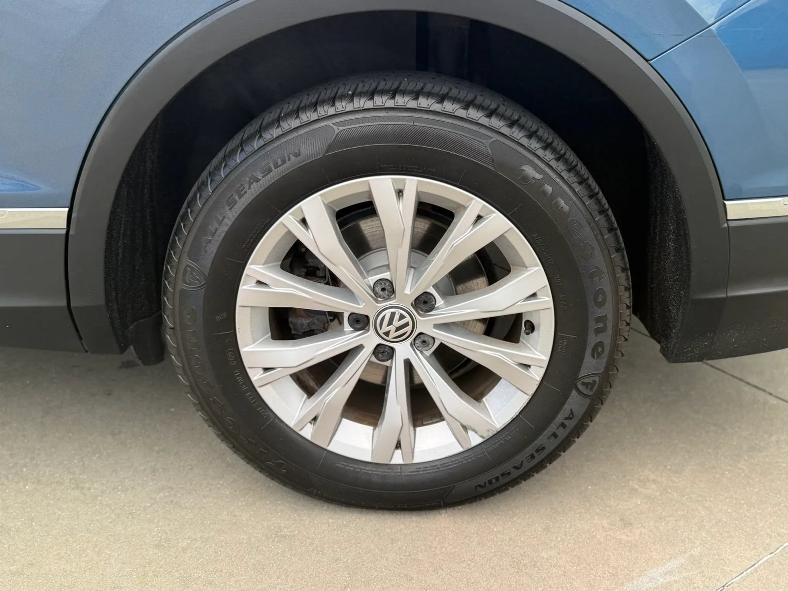 Used 2018 Volkswagen Tiguan SE w/ Front Fog Lights Package FWD image 13