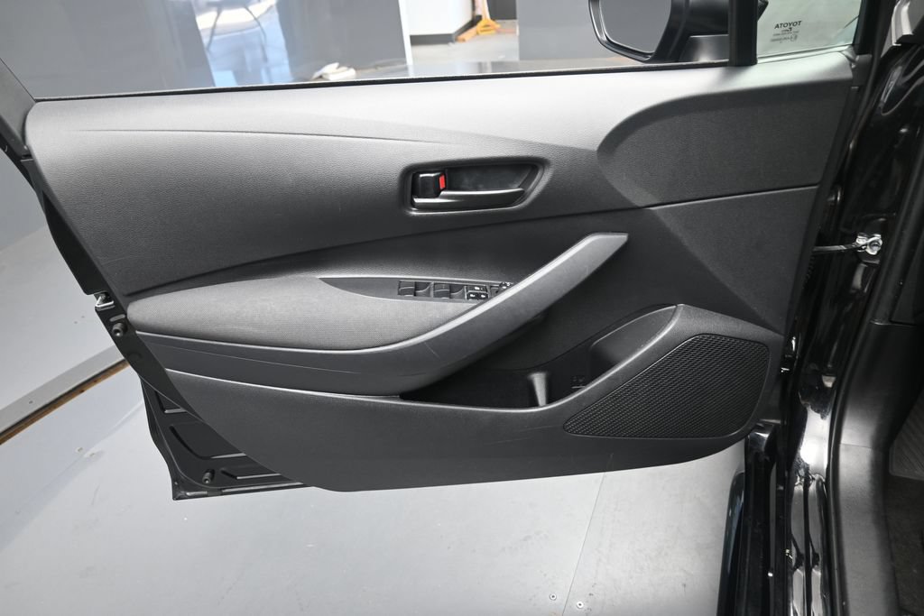 Used 2023 Toyota Corolla LE FWD image 18