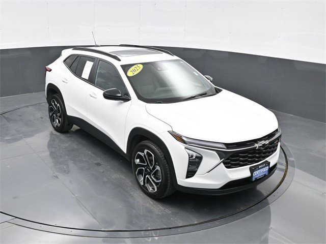 Certified 2025 Chevrolet Trax RS w/ Sunroof Package