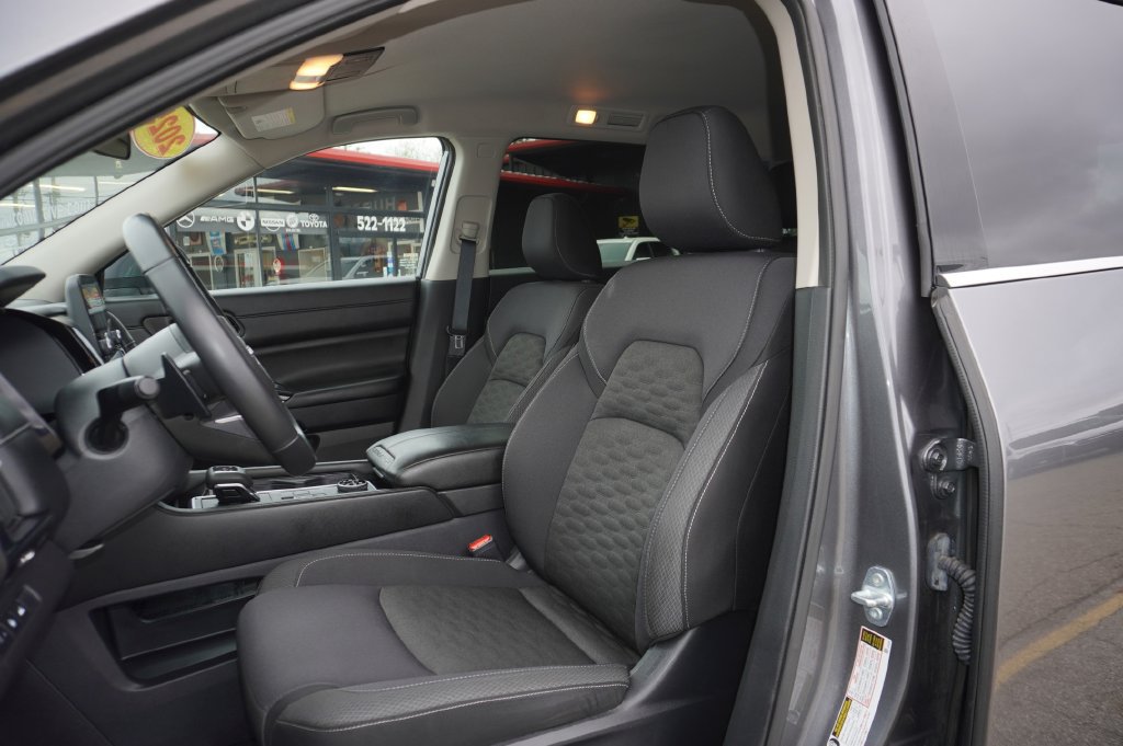 Used 2025 Nissan Pathfinder SV AWD/4WD image 23