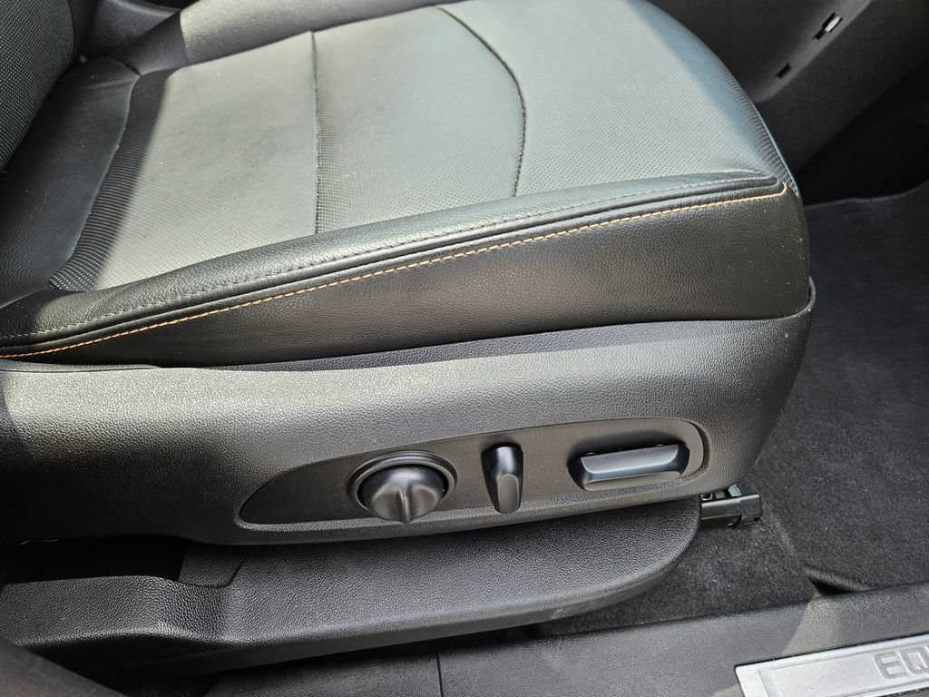 Used 2018 Chevrolet Equinox Premier AWD/4WD image 35