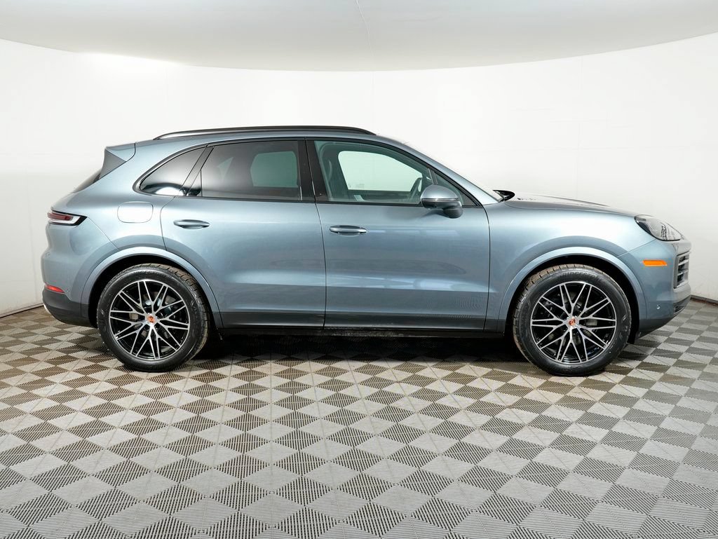 Certified 2026 Porsche Cayenne AWD/4WD image 8
