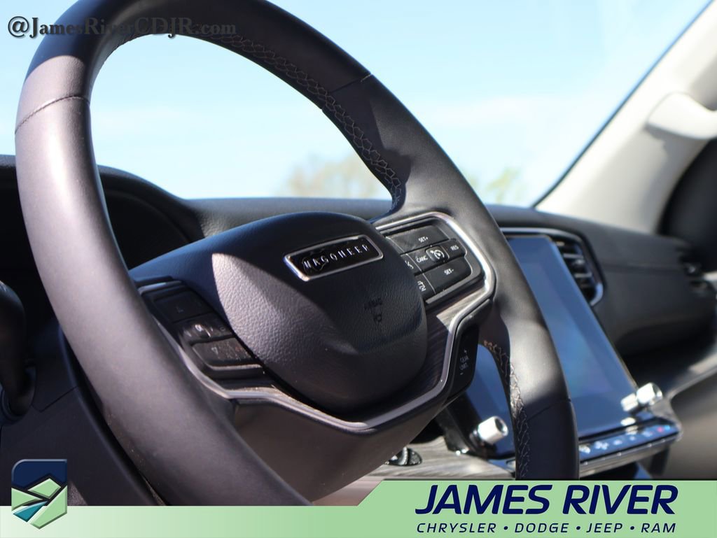 Used 2024 Jeep Wagoneer Series II w/ Flexible Seating Group image 26