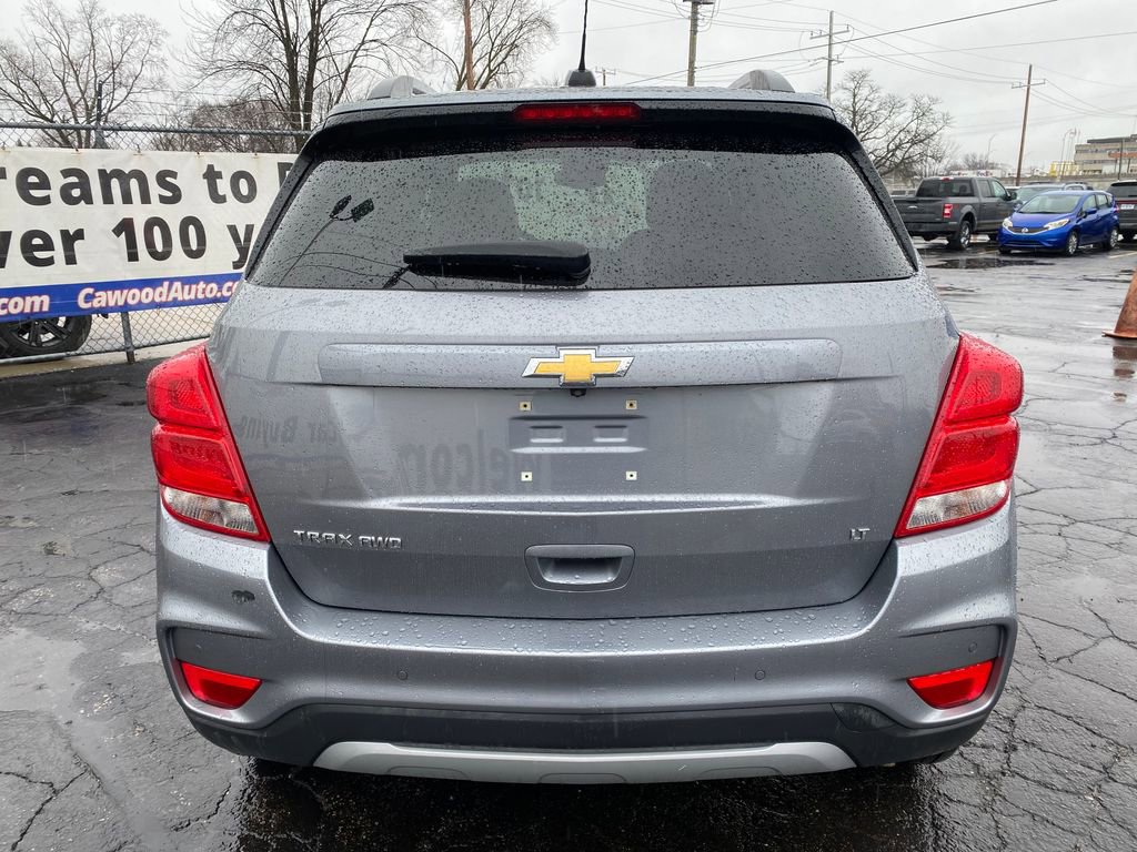 Used 2020 Chevrolet Trax LT w/ Driver Confidence Package image 3