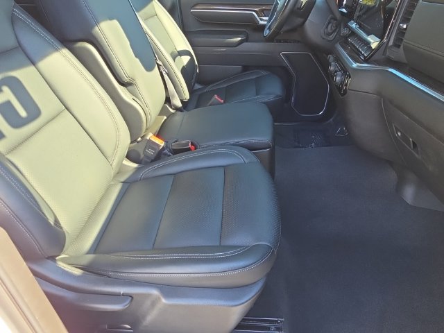Used 2025 Chevrolet Silverado 2500 LT w/ Convenience Package AWD/4WD image 18