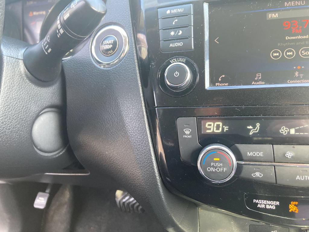 Used 2020 Nissan Rogue SV AWD/4WD image 22