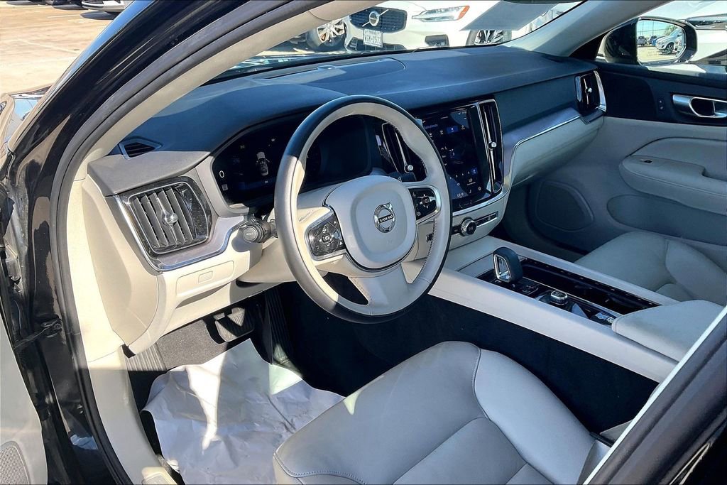 Certified 2024 Volvo S60 B5 Core image 17