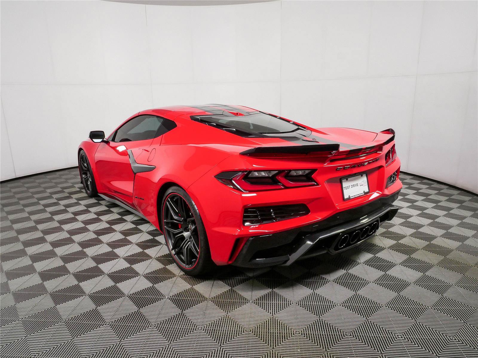 Used 2024 Chevrolet Corvette Z06 RWD image 3