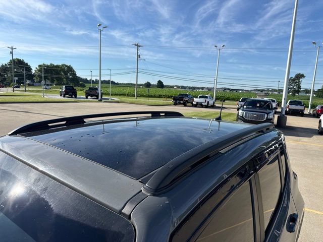Used 2021 Jeep Renegade Latitude w/ Sun & Sound Group FWD image 3