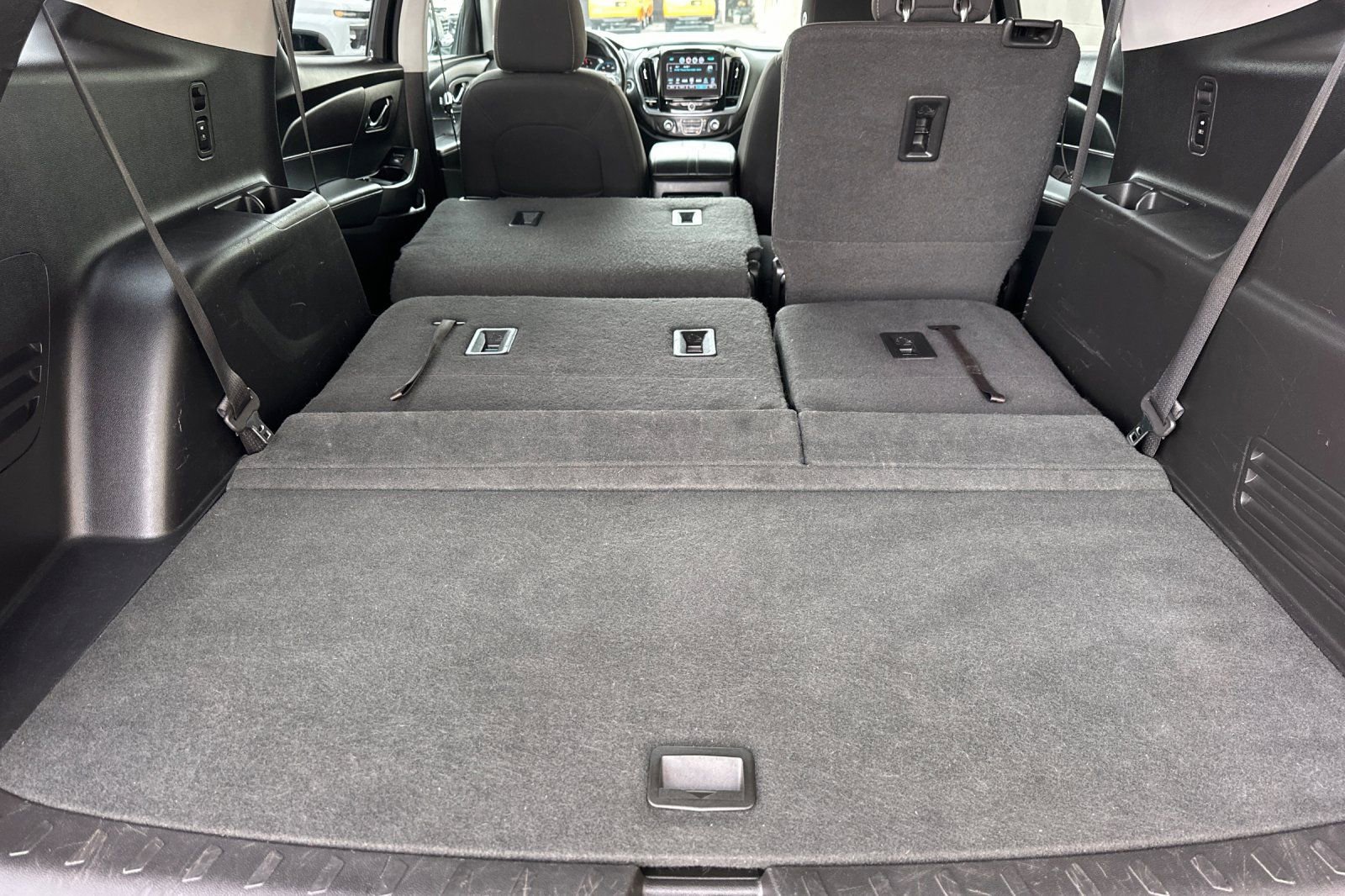 Used 2018 Chevrolet Traverse LT FWD image 18