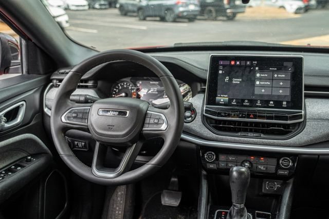 Used 2023 Jeep Compass Latitude AWD/4WD image 28