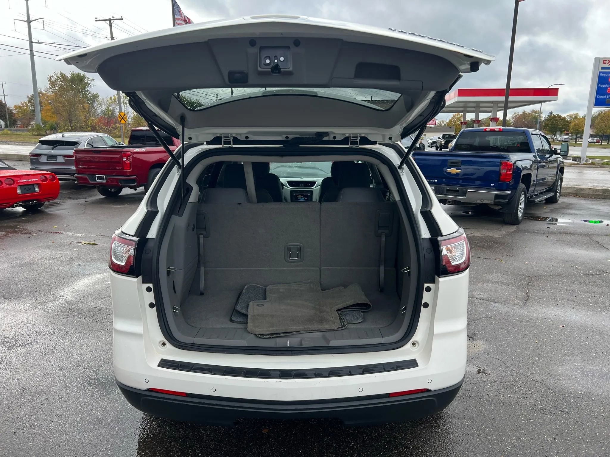 Used 2015 Chevrolet Traverse LT image 15