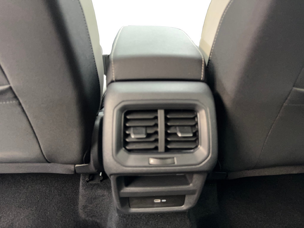 Used 2025 Volkswagen Taos SE FWD image 73