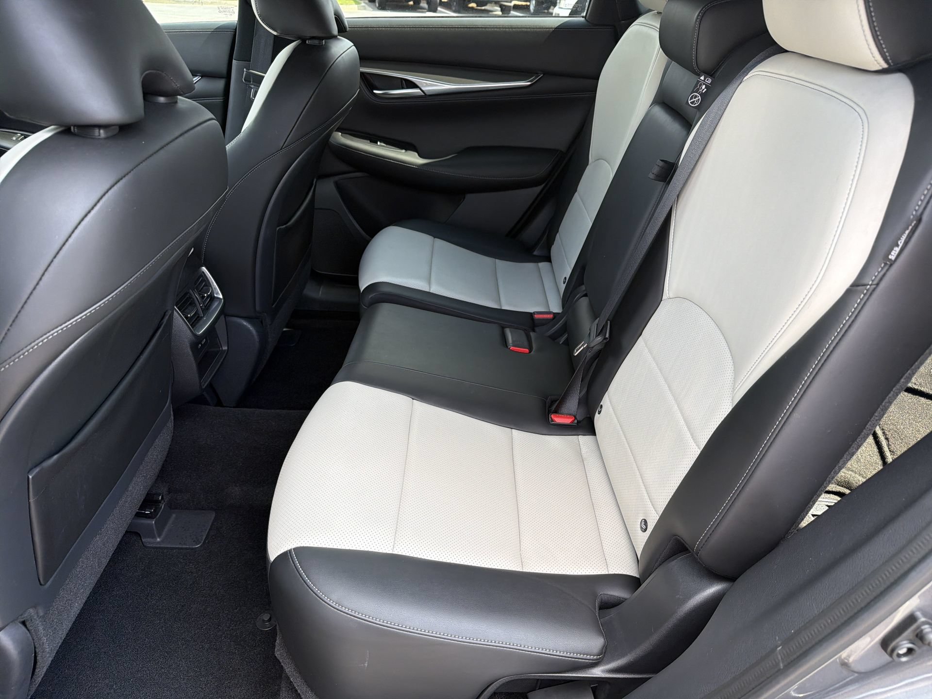 Used 2023 INFINITI QX55 Luxe w/ Cargo Package AWD/4WD image 22