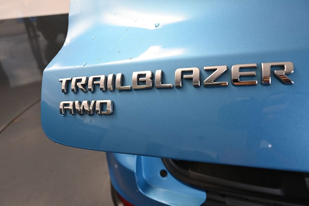 Used 2025 Chevrolet TrailBlazer LT AWD/4WD image 19