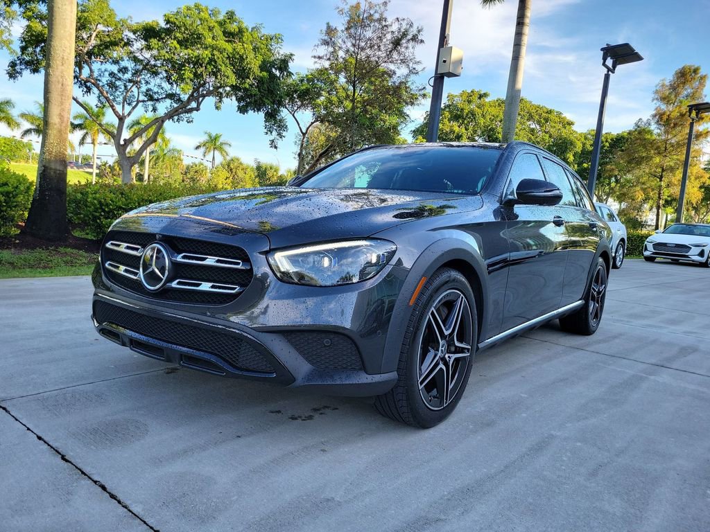 Used 2021 Mercedes-Benz E 450 4MATIC All-Terrain Wagon image 4