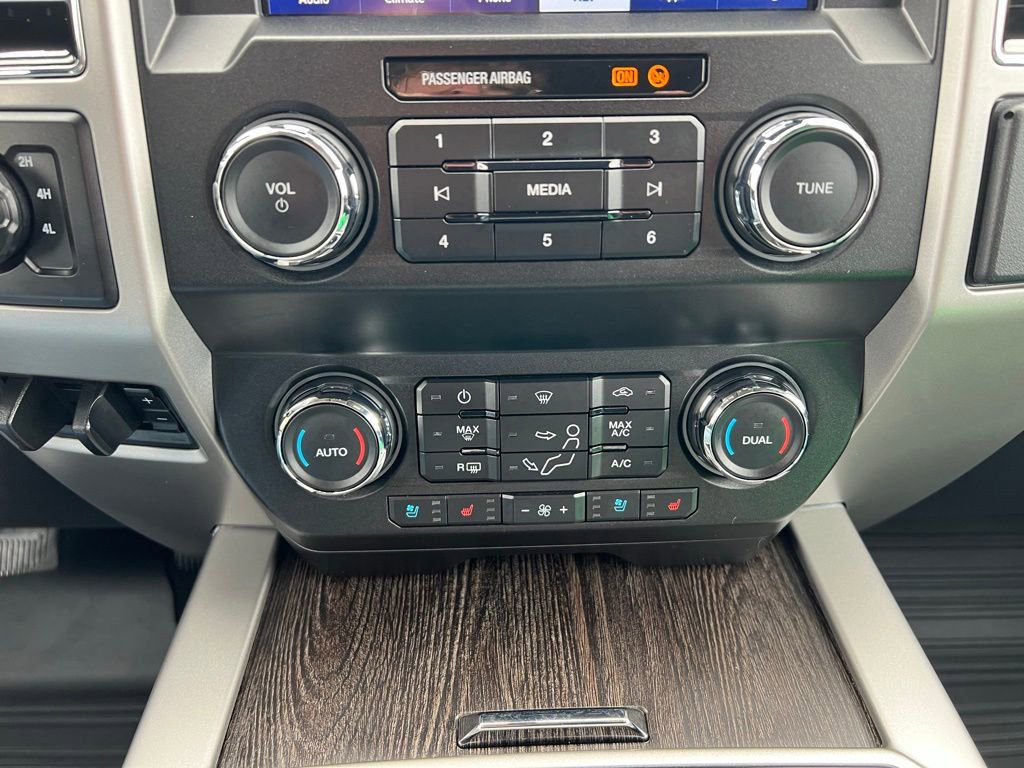 Used 2020 Ford F250 Lariat w/ Chrome Package image 31