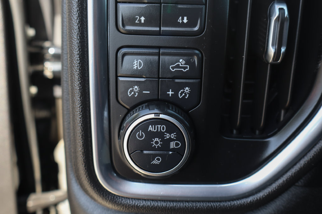Used 2020 Chevrolet Silverado 1500 LT Trail Boss w/ Midnight Edition AWD/4WD image 23
