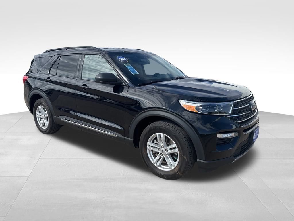 Used 2022 Ford Explorer XLT w/ Equipment Group 202A image 9