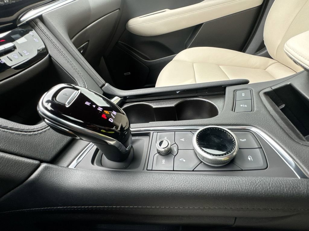 Used 2025 Cadillac XT6 Sport w/ Technology Package image 23