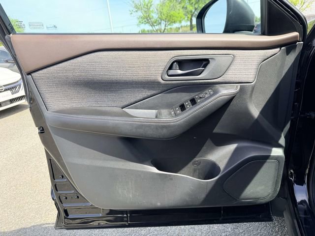 Used 2021 Nissan Rogue S image 14