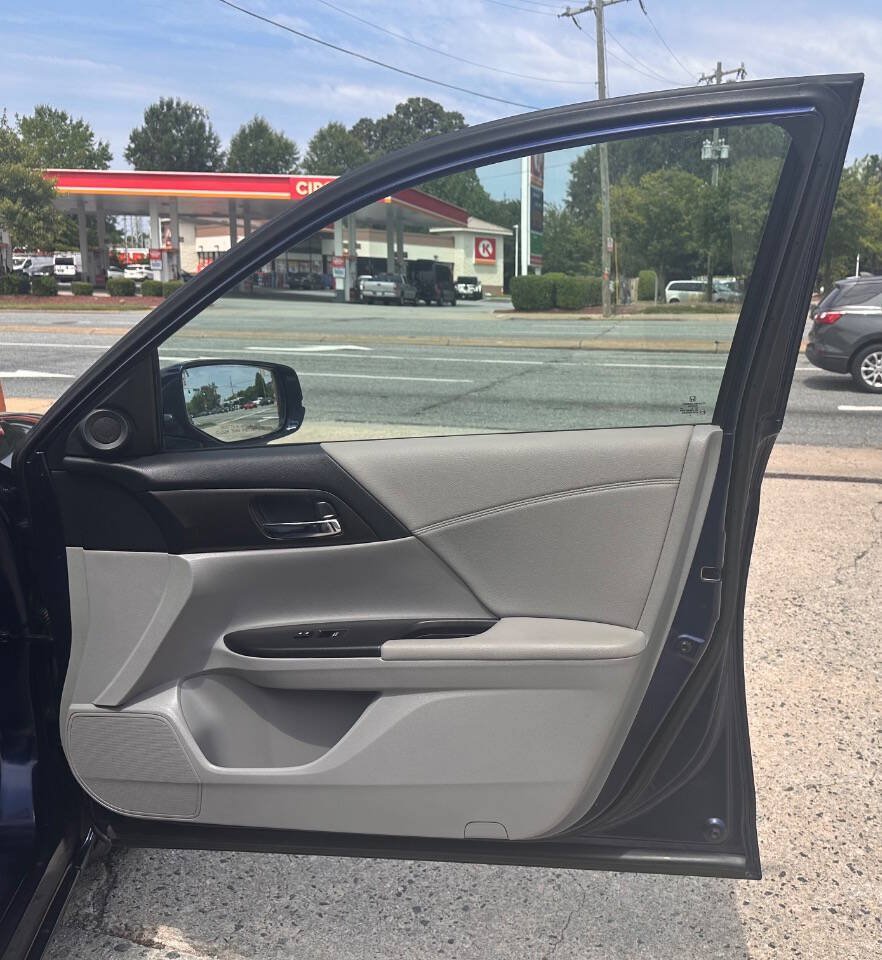 Used 2013 Honda Accord EX image 16