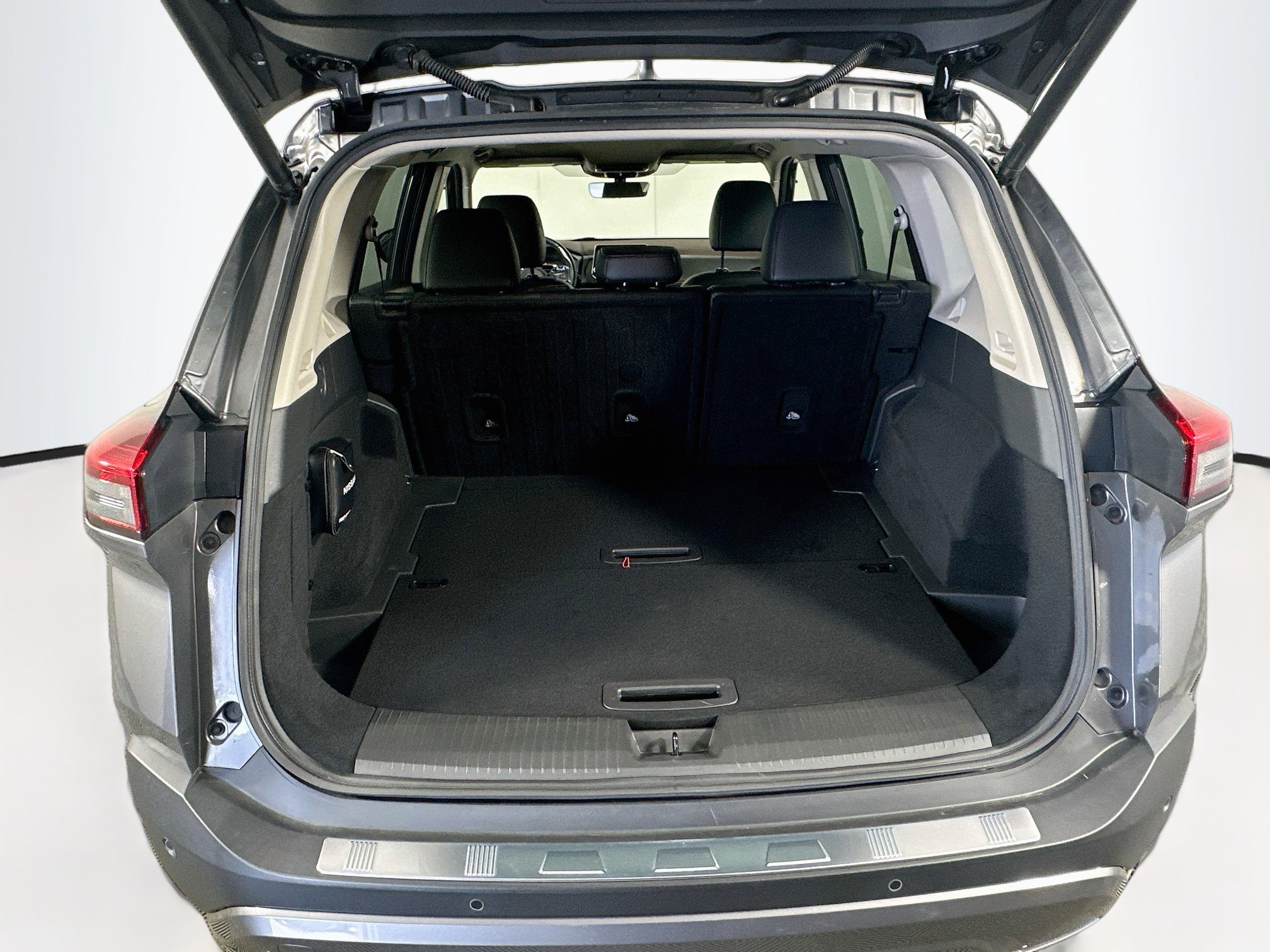Used 2023 Nissan Rogue SL AWD/4WD image 28