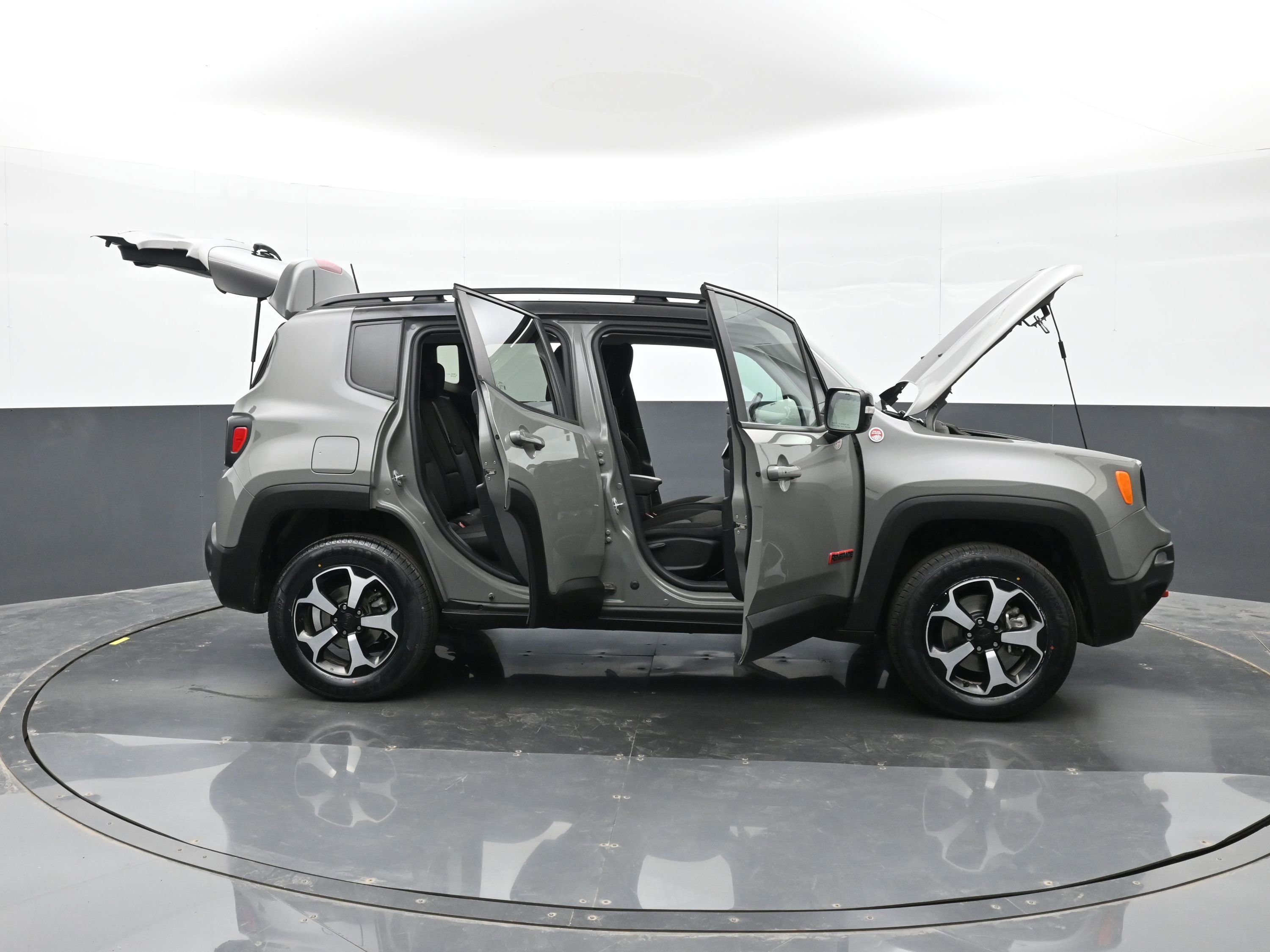 Used 2022 Jeep Renegade Trailhawk w/ Sun/Sound Group AWD/4WD image 45