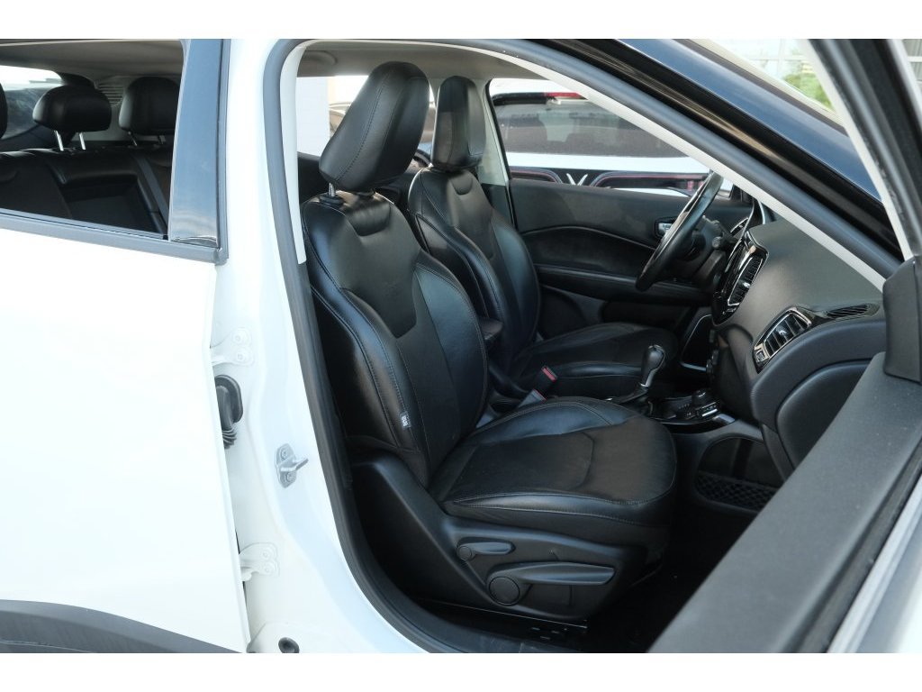 Used 2018 Jeep Compass Limited w/ Navigation Group AWD/4WD image 28