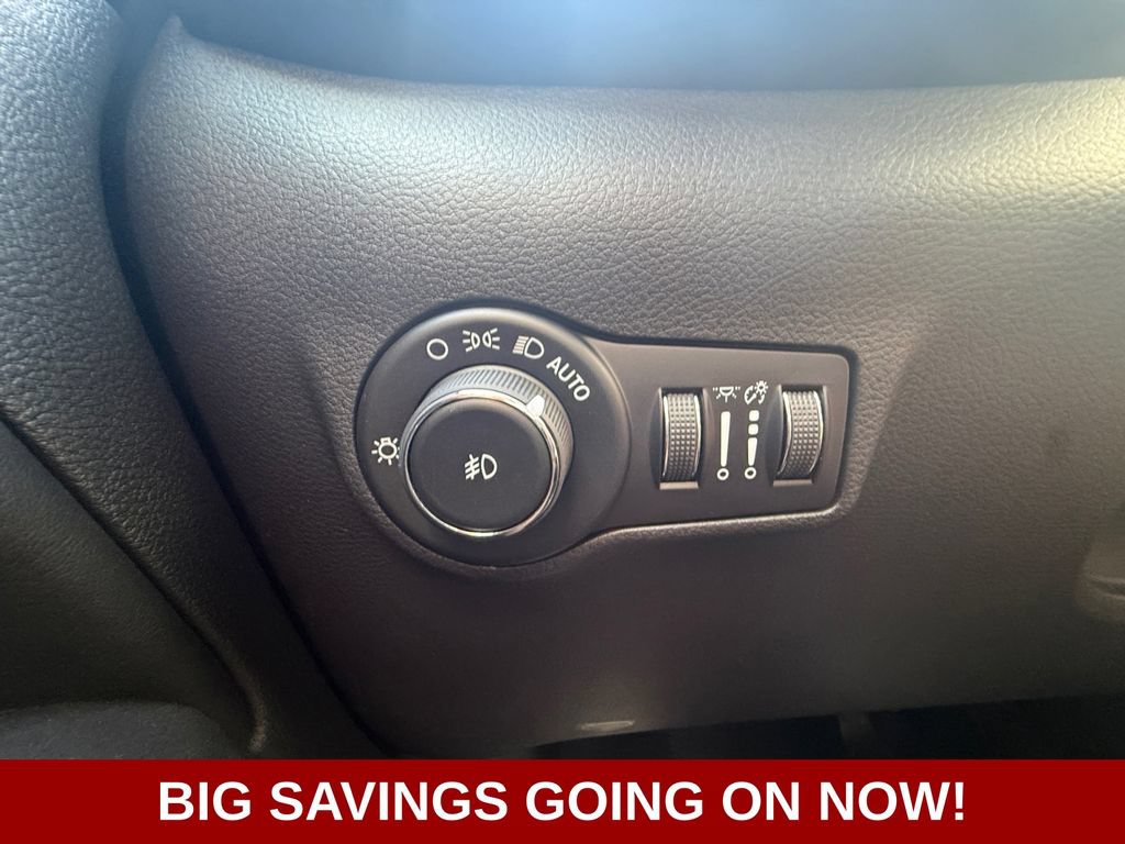 New 2026 Jeep Compass Trailhawk w/ Sun, Sound & Navigation Group AWD/4WD image 18