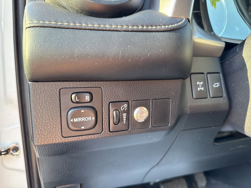 Used 2016 Toyota RAV4 XLE AWD/4WD image 18