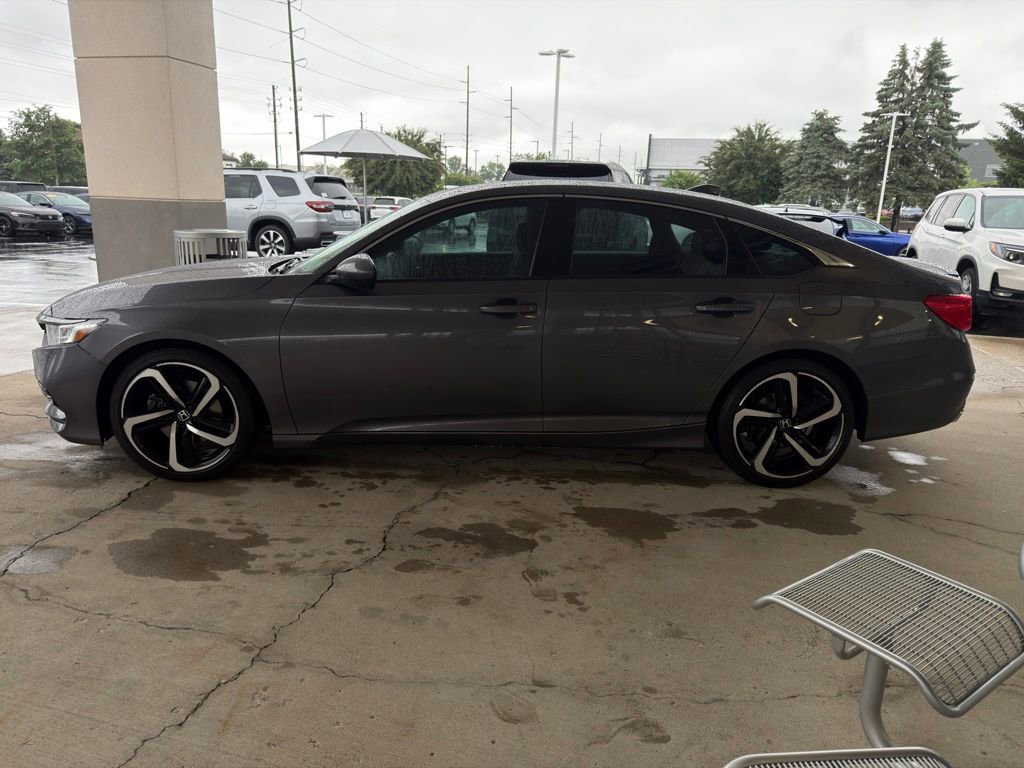 Used 2018 Honda Accord Sport image 2