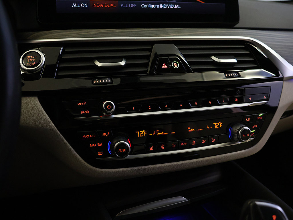 Used 2022 BMW 540i w/ Premium Package image 23