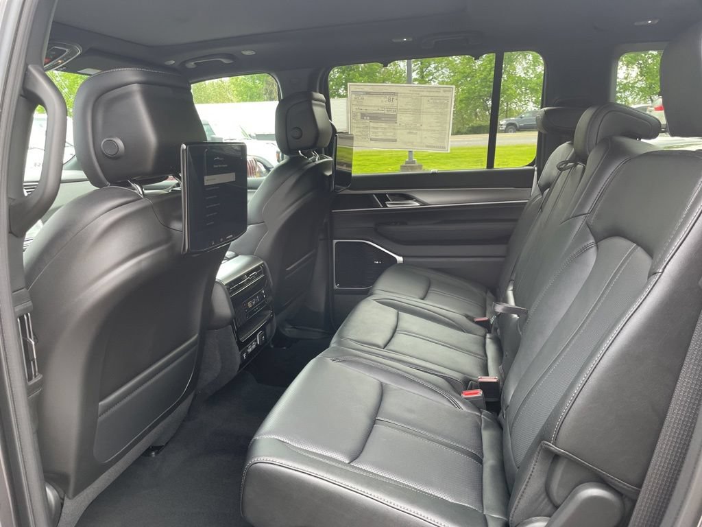New 2026 Jeep Grand Wagoneer L Limited AWD/4WD image 7