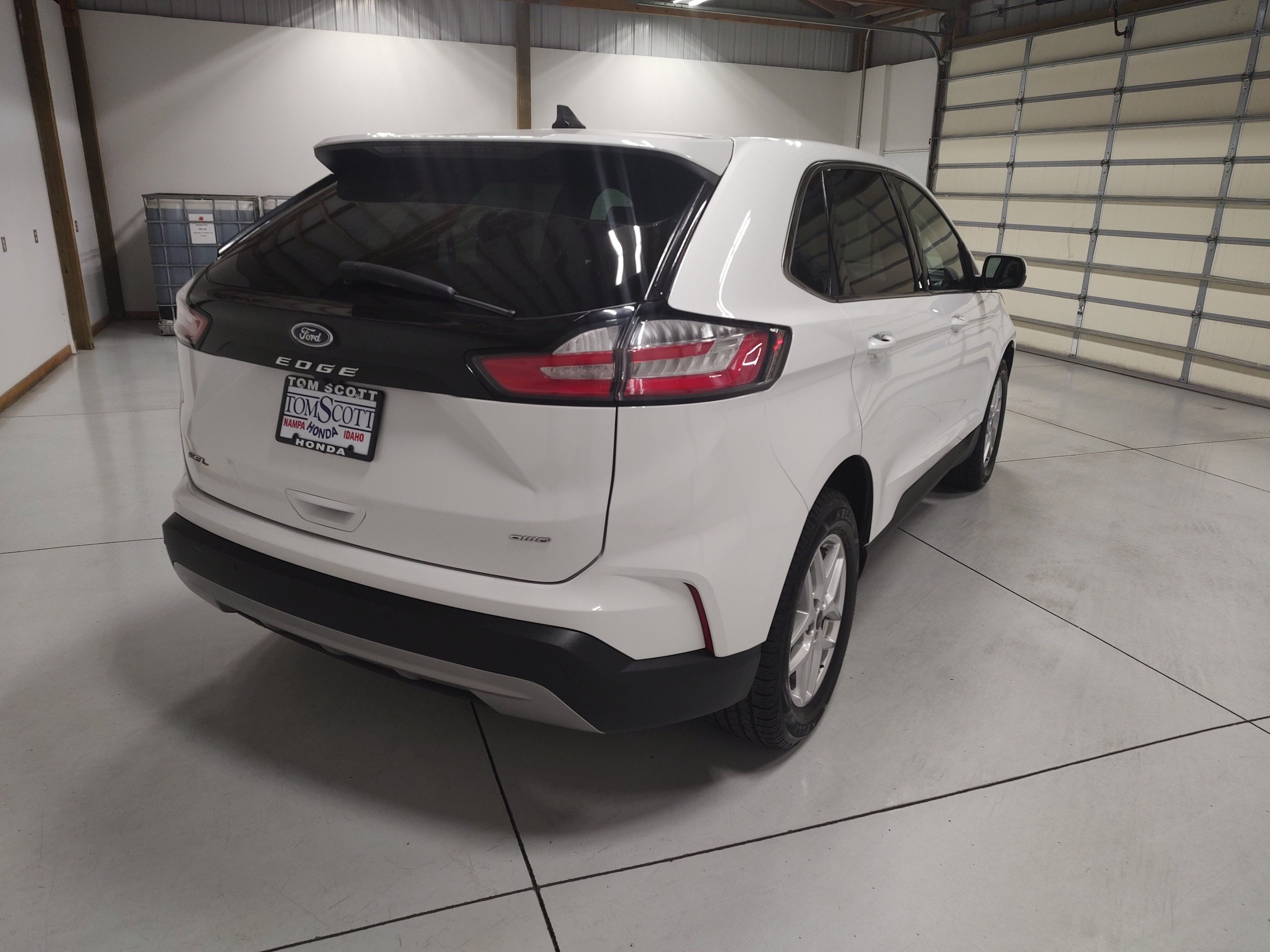 Used 2024 Ford Edge SEL AWD/4WD image 13