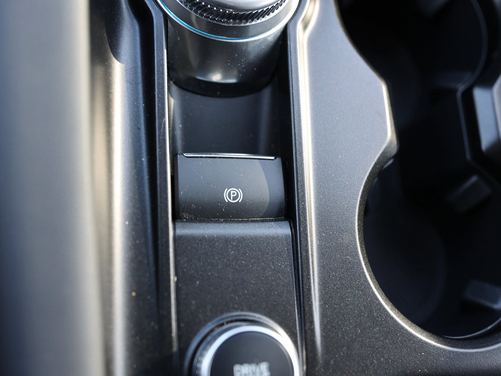 Used 2025 Ford Explorer Active image 35