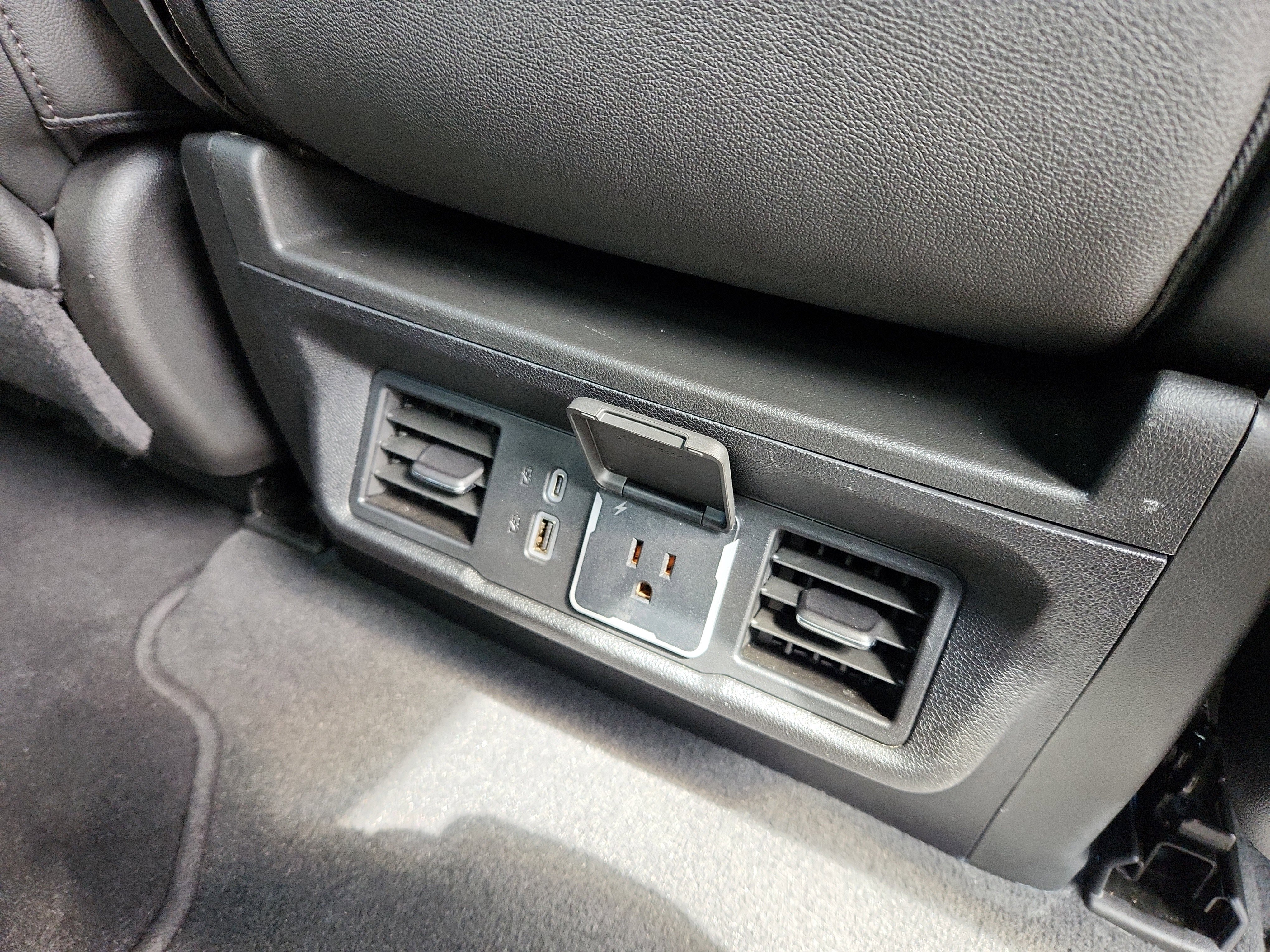 Used 2025 GMC Sierra 1500 SLT image 39