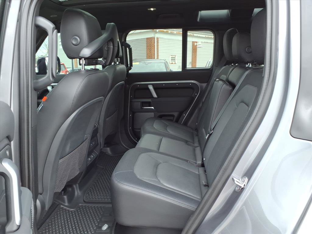 Certified 2023 Land Rover Defender 110 X-Dynamic SE AWD/4WD image 12