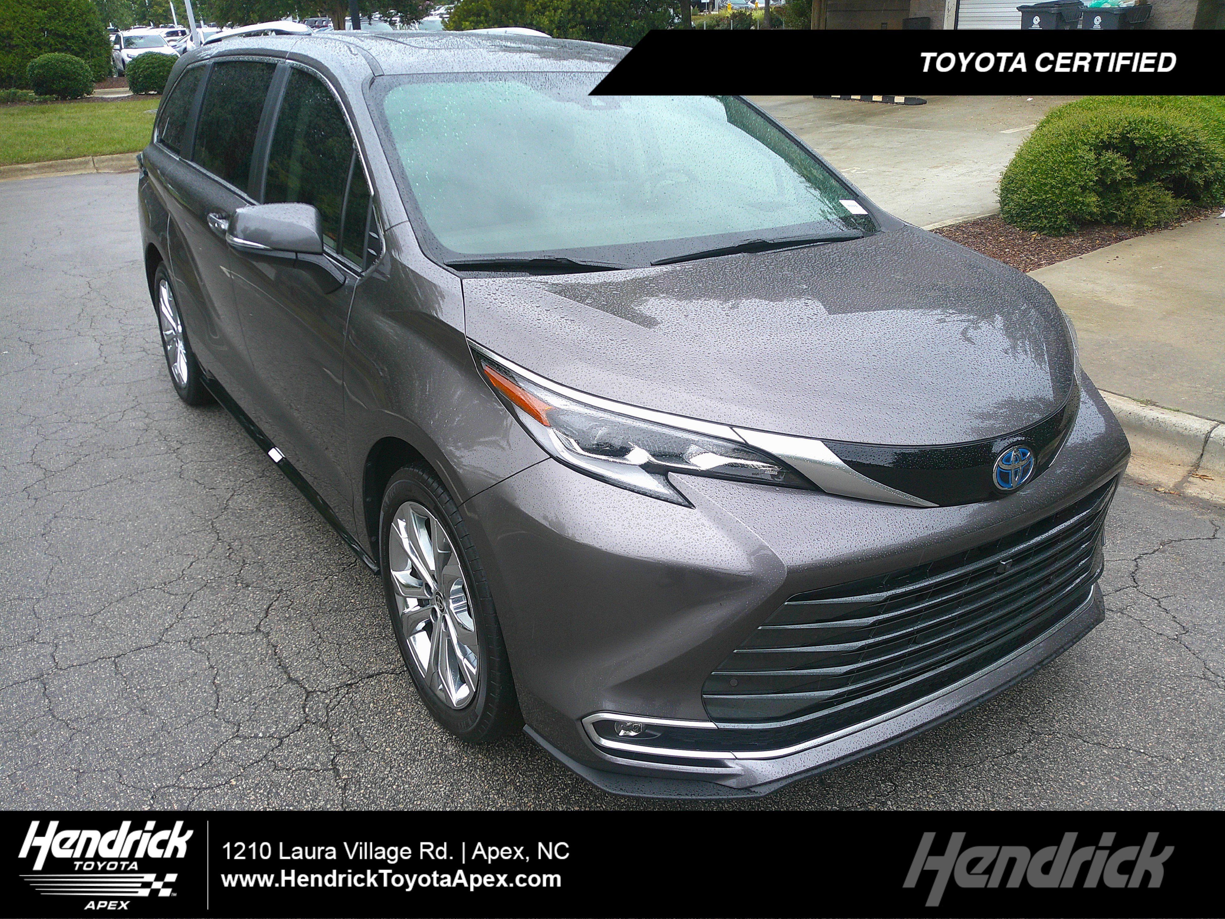 Used 2023 Toyota Sienna Platinum